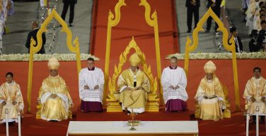 Апостольский визит Папы Франциска в Таиланд: Месса в столичном спорткомплексе