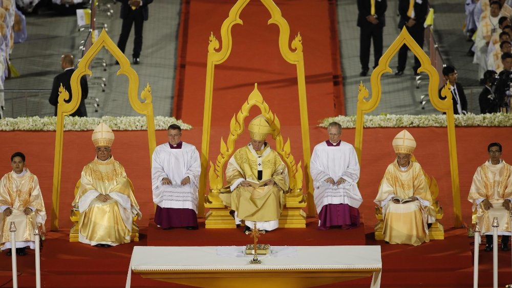 Апостольский визит Папы Франциска в Таиланд: Месса в столичном спорткомплексе