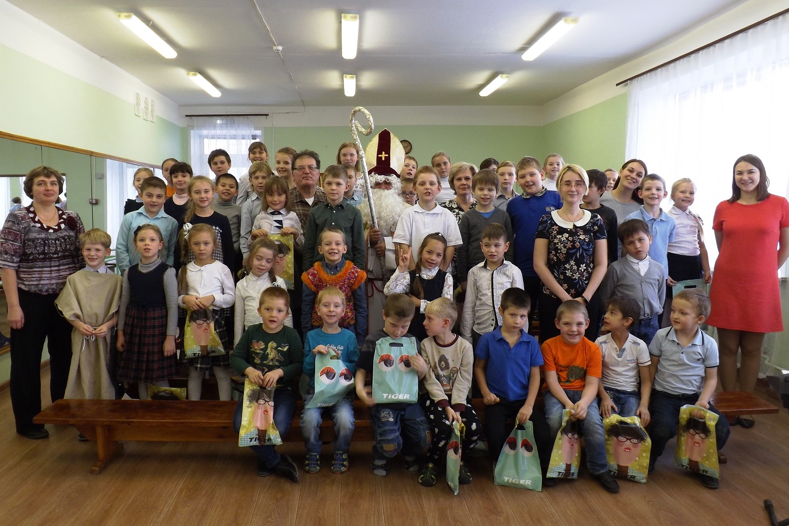 «СЕГОДНЯ НАМ 25 ЛЕТ!» Юбилей отмечает Католическая школа в Новосибирске