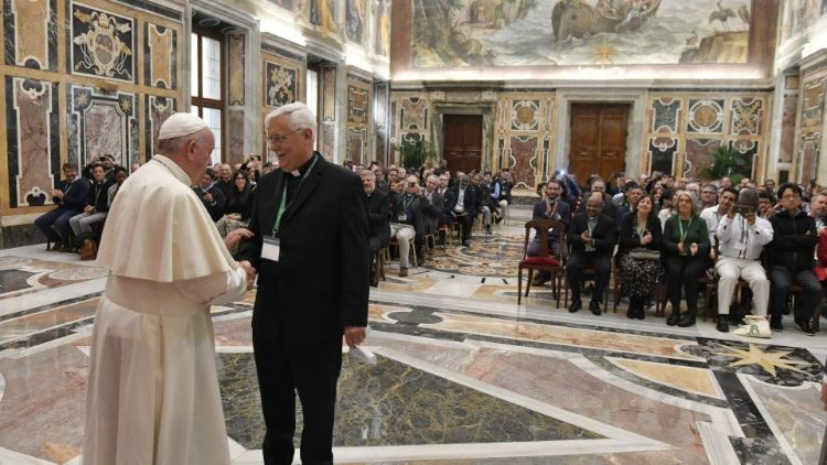 Папа Франциск иезуитам: культурная революция как средство против социальной несправедливости