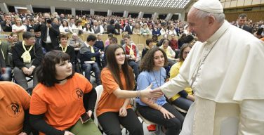На общей аудиенции Папа Франциск говорил о значимости свидетельства через страдания