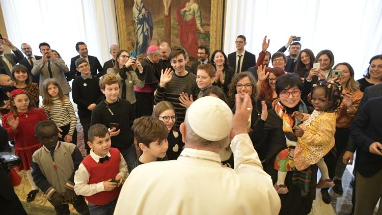 Папа встретился с детьми из «Католического действия»