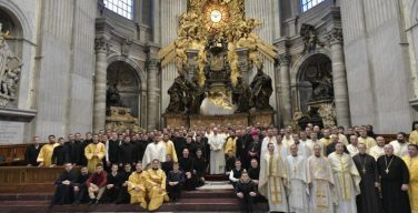 Перед началом общей аудиенции Папа Франциск приветствовал греко-католиков из Закарпатья