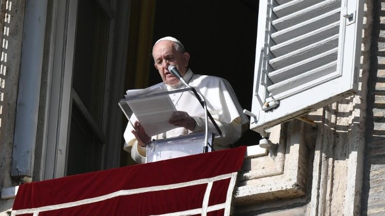 Папа Франциск молится об успехе встречи «Нормандской четверки»