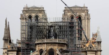 В соборе Парижской Богоматери впервые за двести лет не будет рождественской Мессы