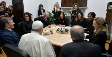 Папа Франциск принял участие в церемонии открытия нового помещения международной образовательной организации