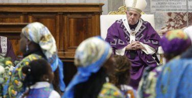 В первый день Адвента Папа Франциск отслужил Мессу в заирской версии римского обряда