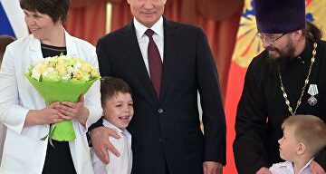 Представители традиционных религий России прокомментировали предложения Путина по поддержке семьи