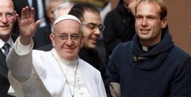 У Папы Франциска – новый личный секретарь