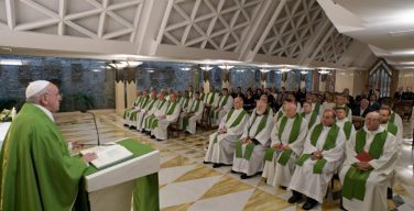 На Мессе в Доме Святой Марфы Папа Франциск говорил о том, кто является в Церкви «первым»