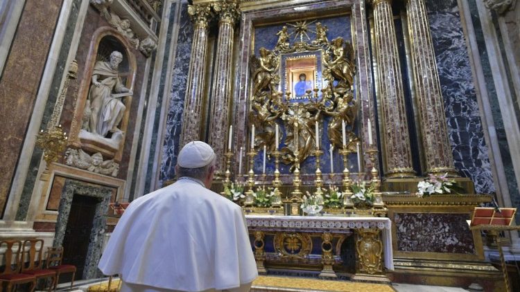 Папа Франциск обратился ко всем верным с майским посланием