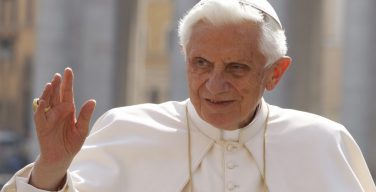 Бенедикт XVI объяснил мотивы и смысл своего ухода с Престола  Святого Петра