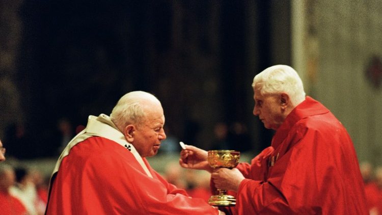 Бенедикт XVI обратился с письмом к польскому епископату по случаю 100-летия со дня рождения святого Папы Иоанна Павла II