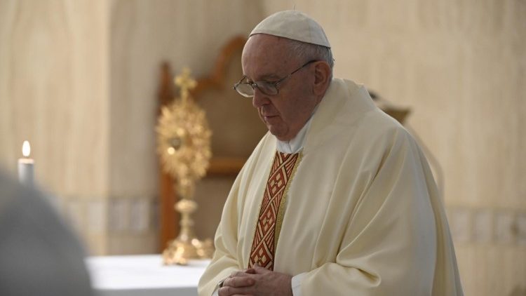 С 18 мая в Италии возобновляются Мессы с участием народа, а с 19 мая прекращается трансляция утренней Мессы Папы