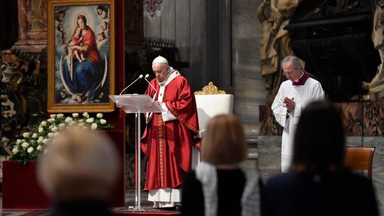 На Мессе в день Пятидесятницы Папа Франциск говорил о Святом Духе как Творце единства Церкви