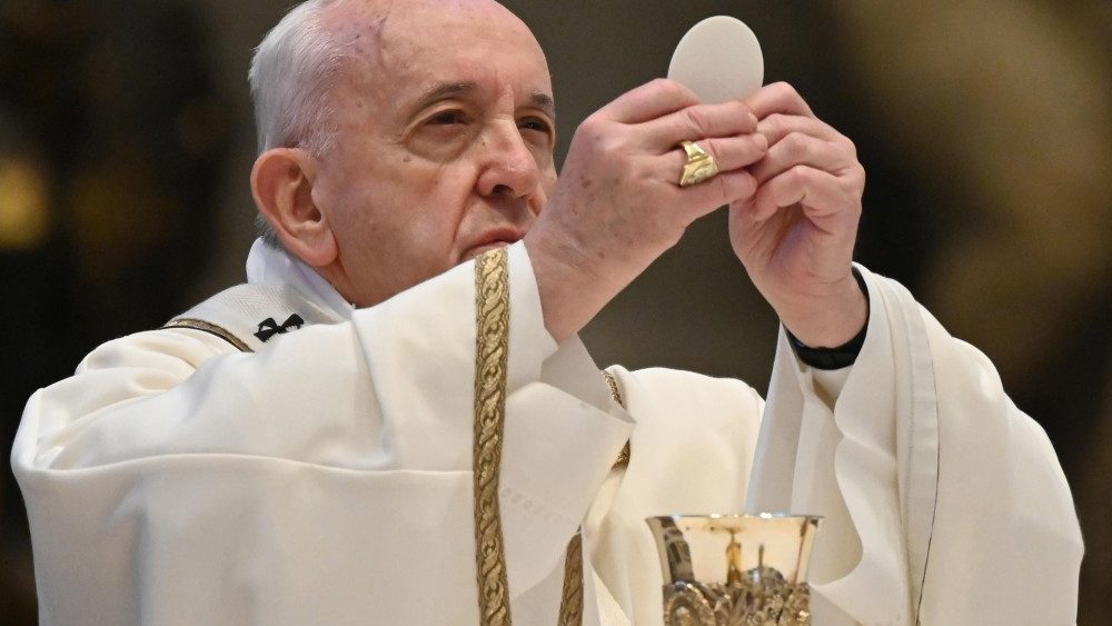 Папа Франциск возглавил Святую Мессу в торжество Пресвятых Тела и Крови Христовых в соборе Святого Петра