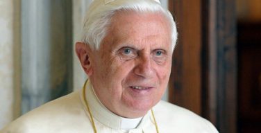СМИ: Бенедикт XVI неважно чувствует себя после возвращения из Германии в июне
