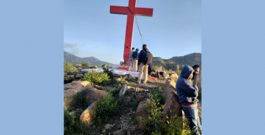Власти Индии демонтировали крест возле католического храма