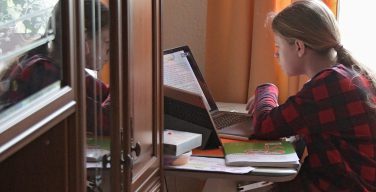 Больше трети российских школьников пожаловались на депрессию из-за дистанционки