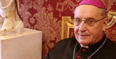 «Инструкции мне может давать Папа Римский». Рассказ белорусского архиепископа, которого не впустили в страну