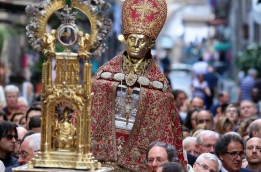 Архиепископ Неапольский возвестил об очередном чуде с кровью небесного покровителя города