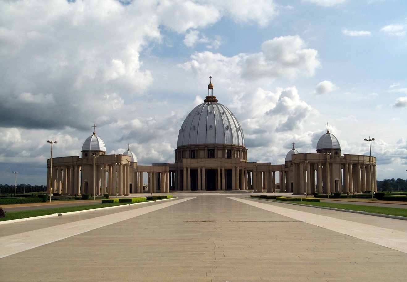 В Кот-д’Ивуаре отметили 30-летний юбилей крупнейшего католического храма в мире