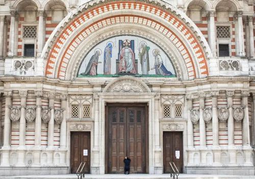 Британский премьер крестил сына в католическом соборе Лондона