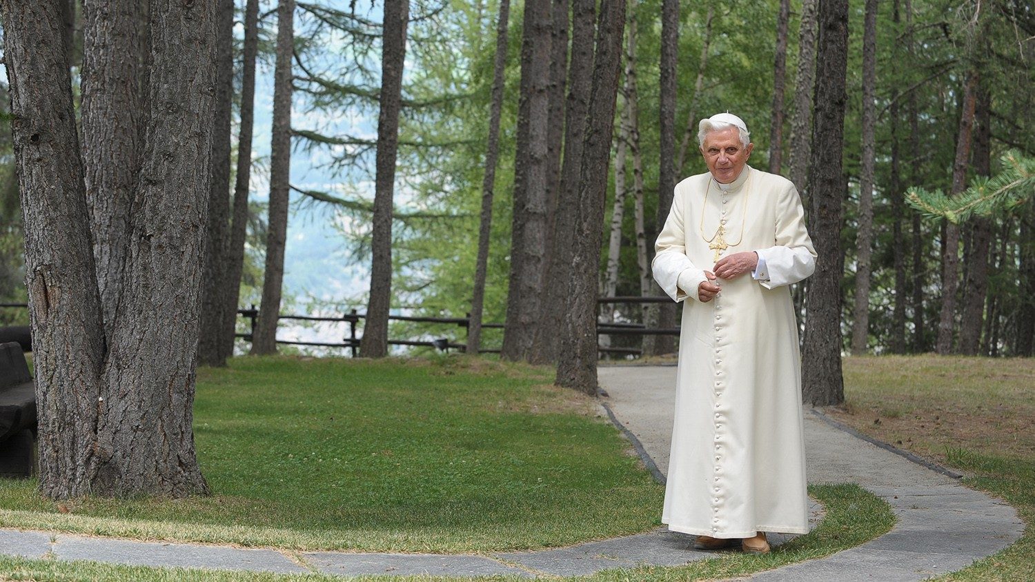 Бенедикт XVI стал самым пожилым Папой Римским в истории Церкви