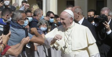 Папа: солидарность может стать именно тем путем, который приведет к исцелению межличностных и социальных отношений