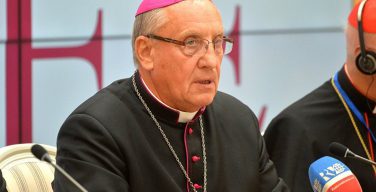 Епископат Беларуси обеспокоен судьбой архиепископа Кондрусевича