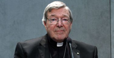 Кардинал Джордж Пелл, оправданный судом, возвращается из Австралии в Ватикан