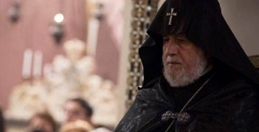 Католикос всех армян прервал визит в Ватикан из-за ситуации в Нагорном Карабахе