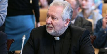 Пятидесятники и католики призвали обсудить законопроект о семье и опеке