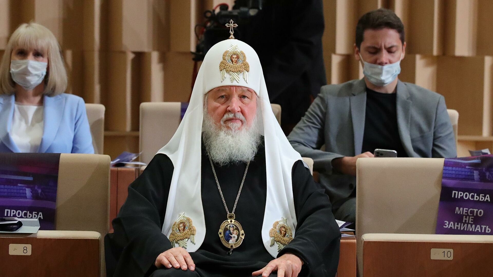 Патриарх Кирилл просит Володина организовать широкое обсуждение поправок об изъятии детей из семьи