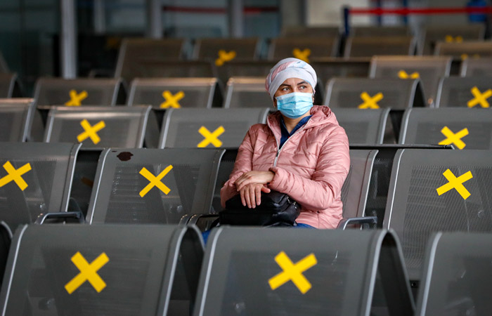 Минздрав РФ призвал россиян оставаться дома в выходные, чтобы не распространять коронавирус
