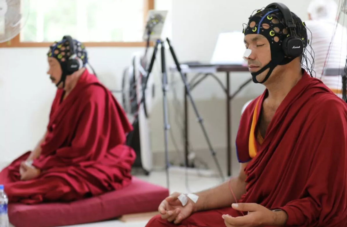 Буддисты помогут ученым связать мир идей и материю