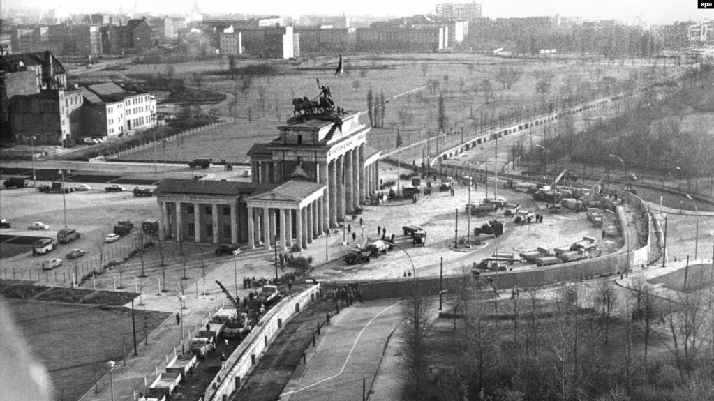 9 ноября 1989 года началось разрушение Берлинской стены | "Сибирская  католическая газета"