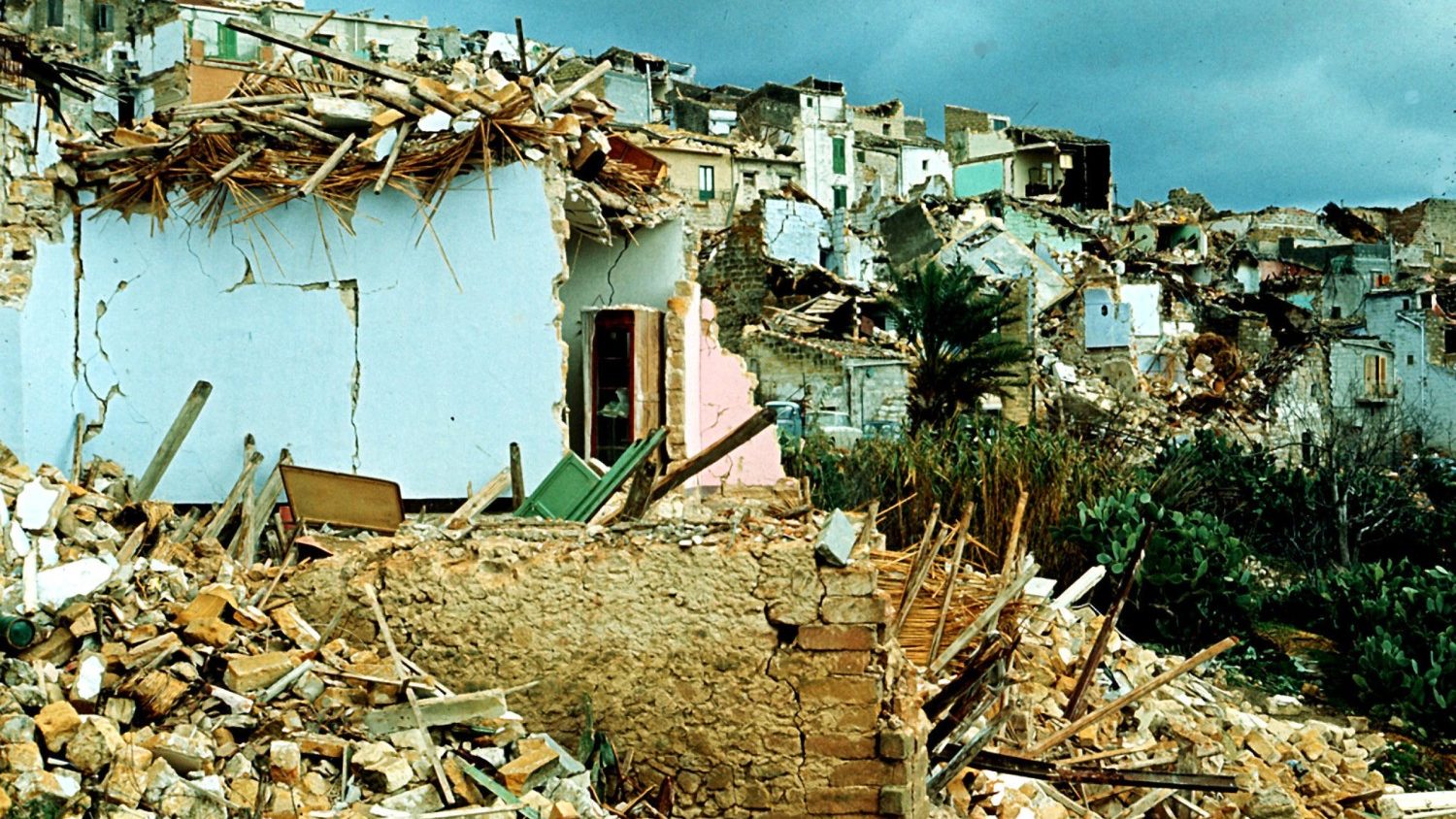 Папа напомнил о сороковой годовщине катастрофического землетрясения в Ирпинии