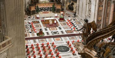 В Ватикане состоялась консистория по возведению в сан 13 новых кардиналов