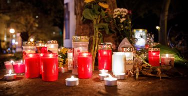 Папа молится о жертвах терроризма и ненависти
