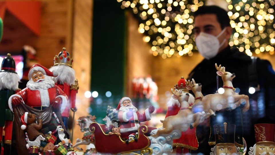 Правительство Италии ужесточило карантинные меры на праздничный период