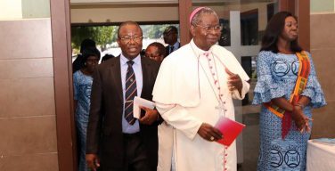 Епископы африканской страны не поощряют виртуального участия в Святой Мессе