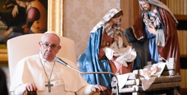Папа: мир держится на молитве заступничества. Общая аудиенция 16 декабря