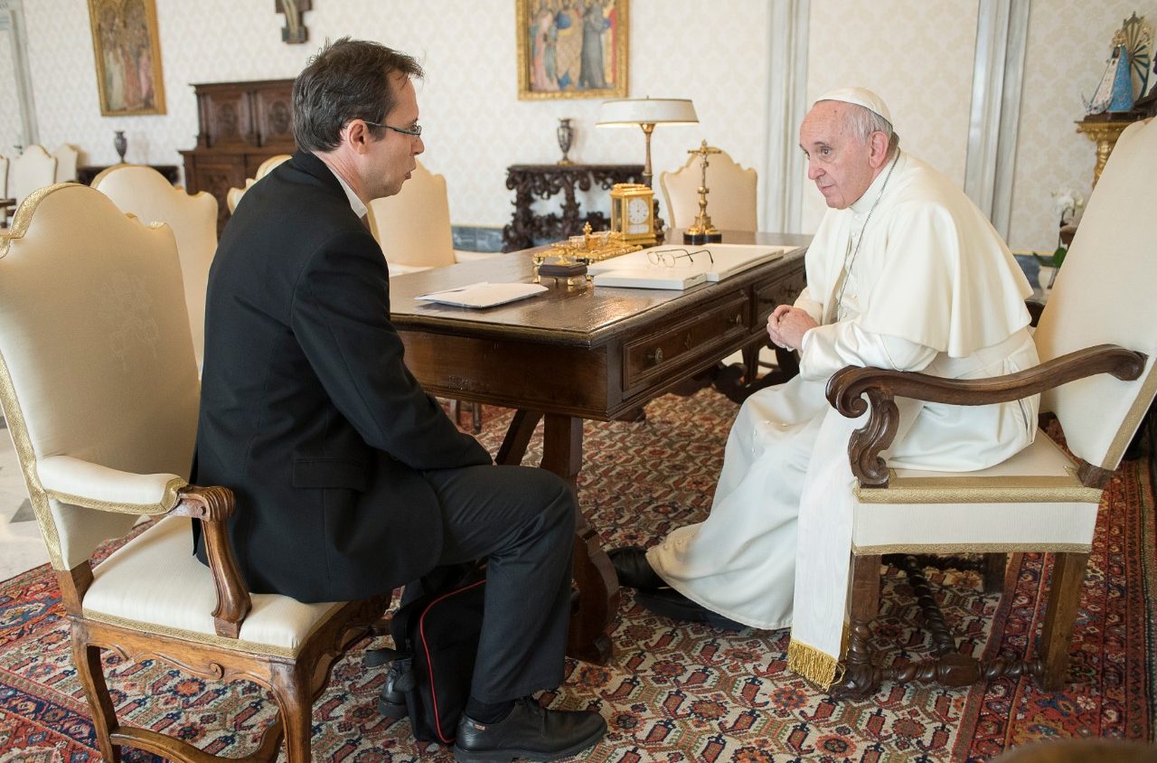 «Всемирная сеть молитвы Папы» стала ватиканским фондом