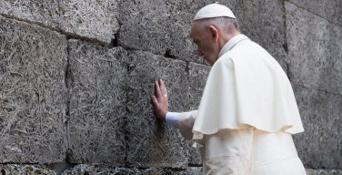 Папа Франциск призвал подражать «мудрости сердца» святого Фомы Аквинского и назвал памятование о Холокосте признаком человечности