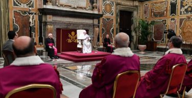 Папа Франциск – судьям Римской Роты: всегда защищайте благо семьи