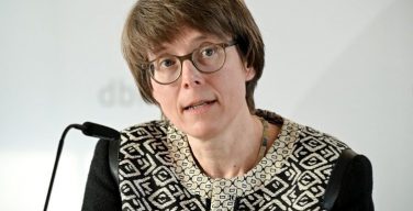 Генеральным секретарём Конференции католических епископов Германии впервые избрана женщина-мирянка