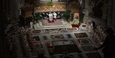 Папа Франциск возглавил Мессу в соборе Святого Петра по случаю праздника Сретения и Дня посвященной Богу жизни