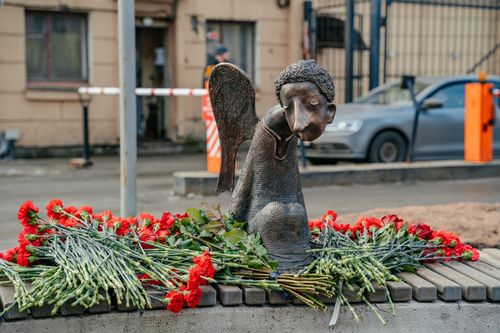 В Петербурге появился мемориал «Печальный ангел» в память о погибших в пандемию медиках