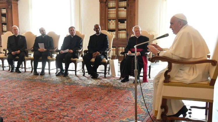 Папа Франциск призвал священников подражать отцовству святого Иосифа